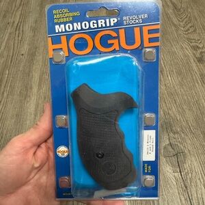 Hogue OVERMOLDED® RUBBER CONVERSION GRIP - BLACK for S&W K/L-Frame Revolvers NIB
